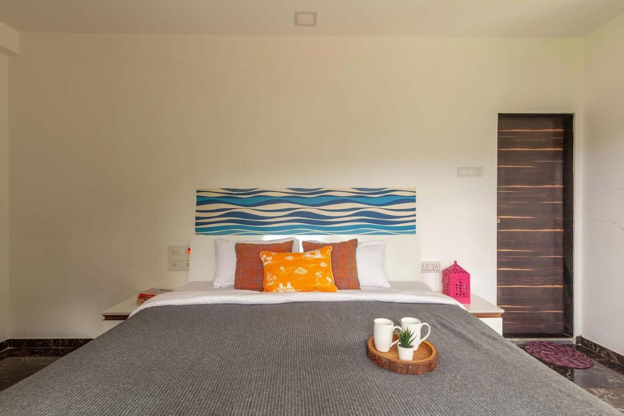 Stayvista'S Vine & Splash - Riverside Villa With An Infinity Pool And Indoor Games Karjat Exterior foto