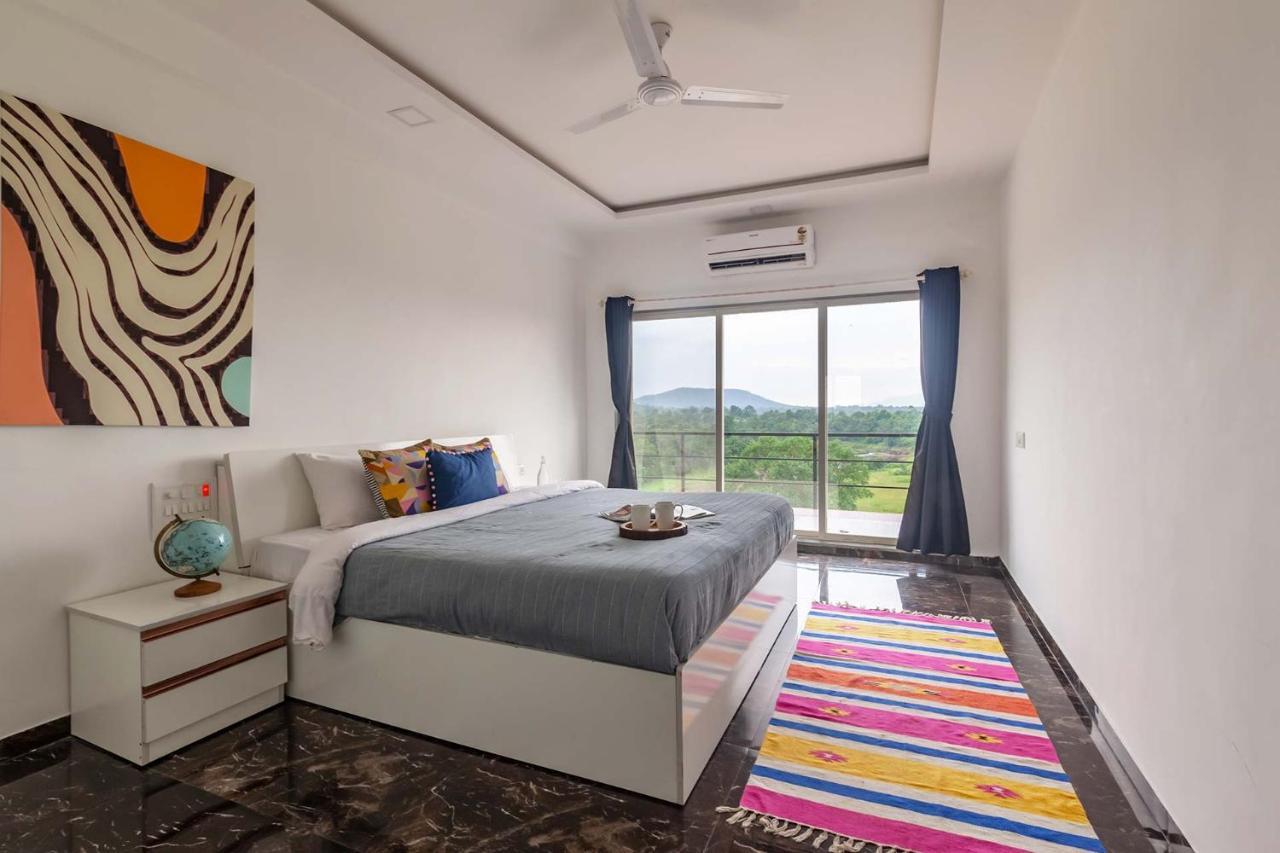 Stayvista'S Vine & Splash - Riverside Villa With An Infinity Pool And Indoor Games Karjat Exterior foto