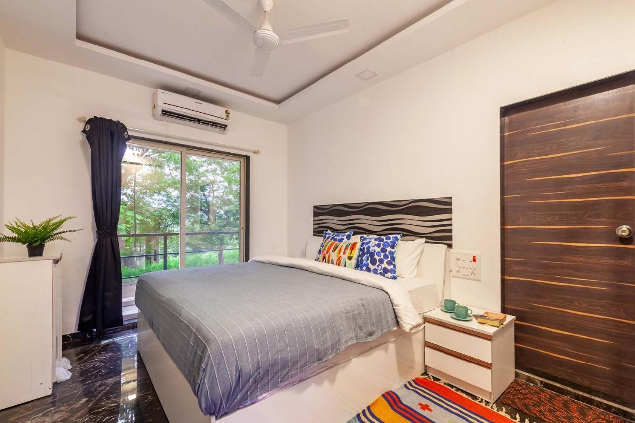 Stayvista'S Vine & Splash - Riverside Villa With An Infinity Pool And Indoor Games Karjat Exterior foto